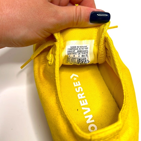 New Converse Unisex Yellow Chuck Taylor - Picture 7 of 7